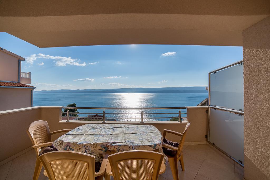 Apartments Kati Омиш Экстерьер фото