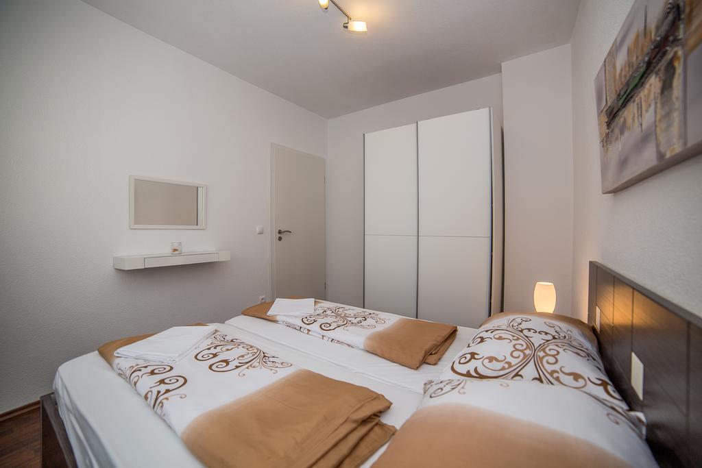 Apartments Kati Омиш Экстерьер фото