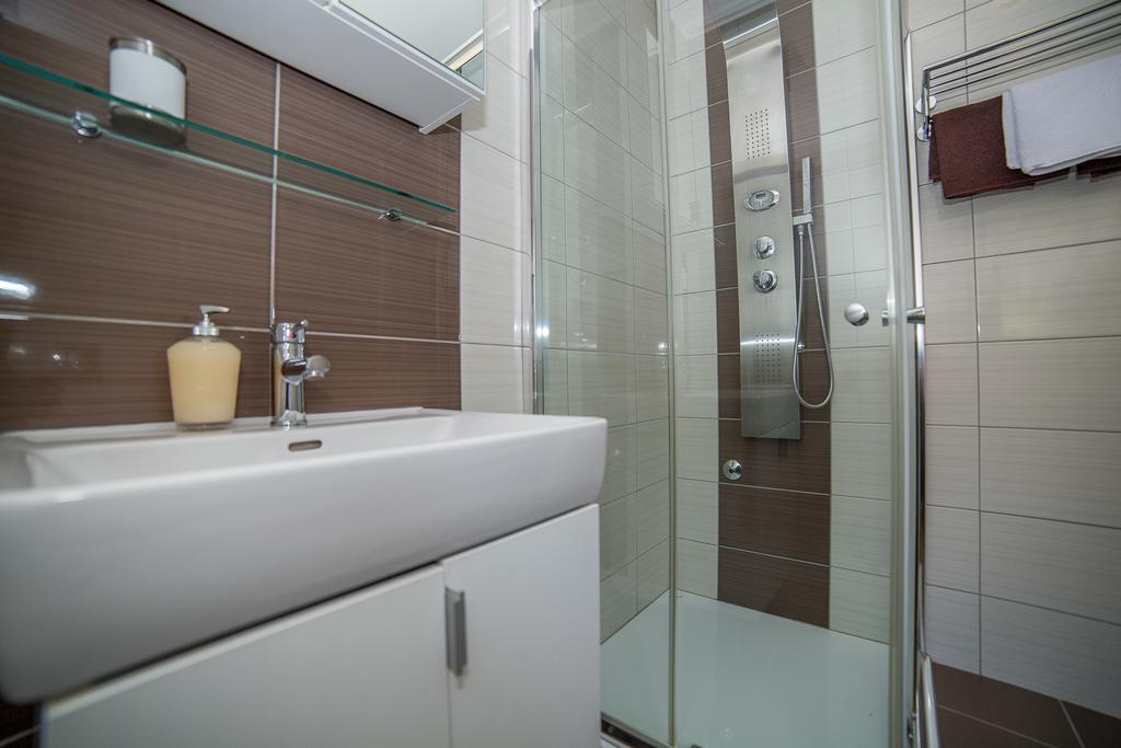 Apartments Kati Омиш Экстерьер фото