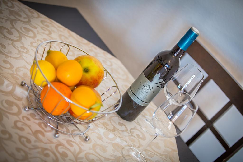 Apartments Kati Омиш Экстерьер фото
