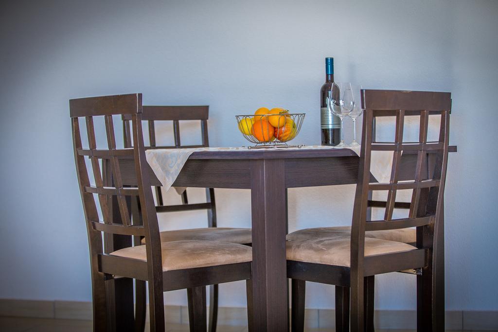 Apartments Kati Омиш Экстерьер фото